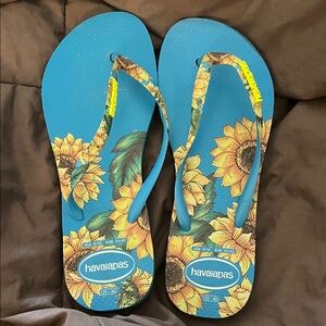 Havaianas Sunflower Blue Flip Flops